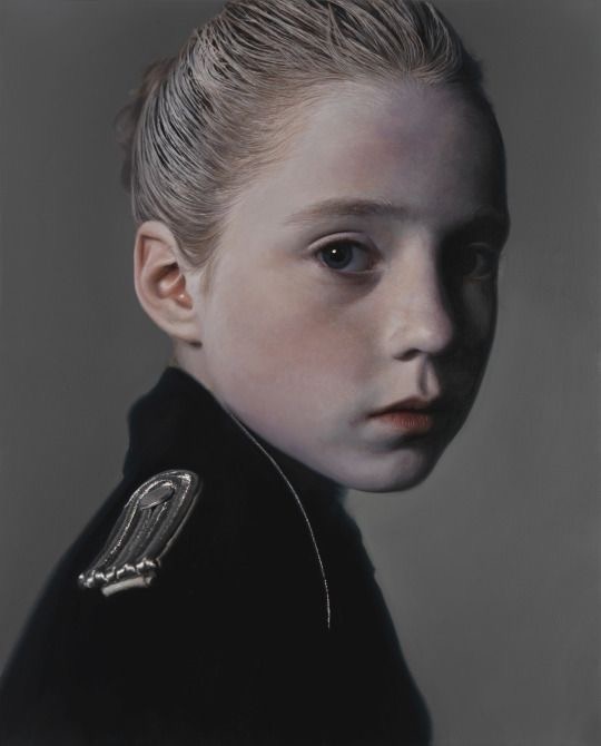 gottfriedhelnwein1948年出生于刚刚结束二战饱受战争摧残的德国从