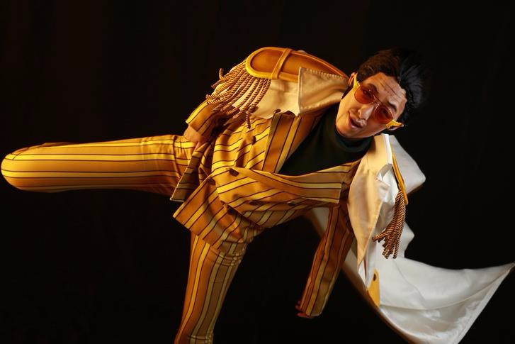 海贼王黄猿cosplay网友表情太欠揍同城的麻烦帮忙打一顿