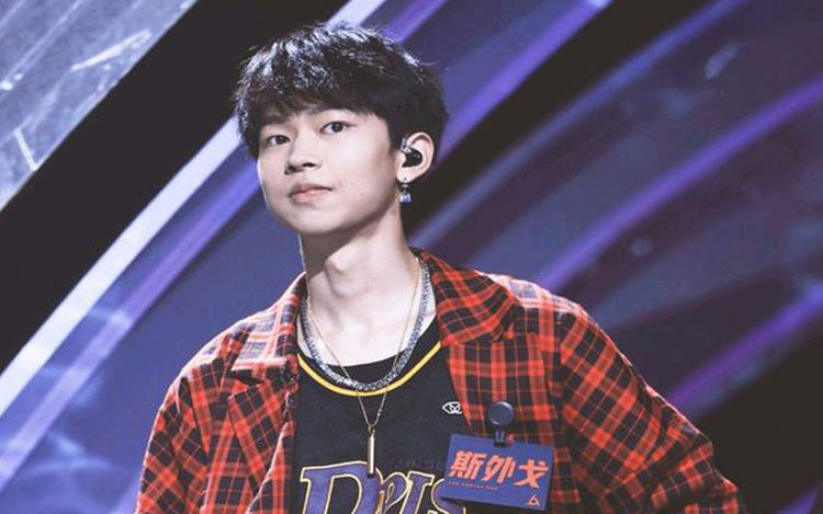 斯外戈"见光死"?他有什么能力圈粉一千万?