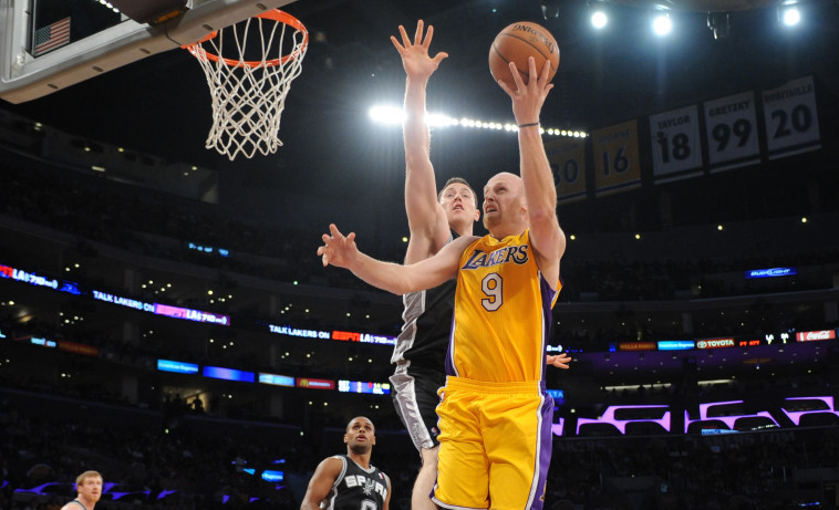 湖人队史穿9号球衣的都是过客 隆多追随詹姆斯能否证明自我