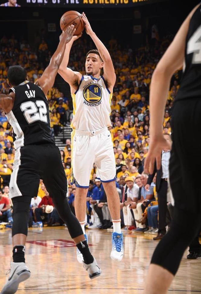 勇士大胜马刺难掩问题 汤普森暴走背后难掩一优势丧失