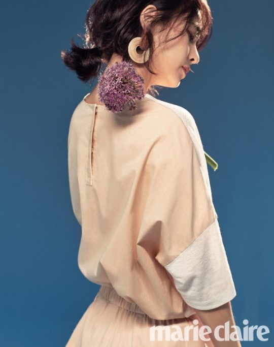 韩国女艺人郑慧英拍杂志写真展优雅迷人魅力