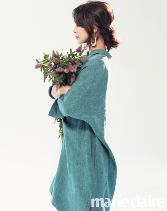 韩国女艺人郑慧英拍杂志写真展优雅迷人魅力