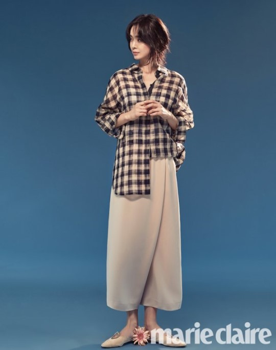 韩国女艺人郑慧英拍杂志写真展优雅迷人魅力