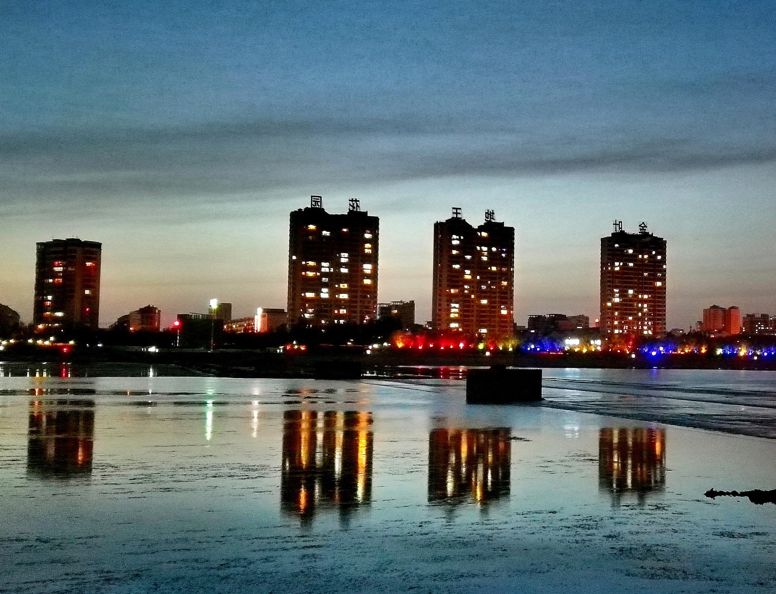辽宁朝阳初夏如画,"夜宴"醉撩人