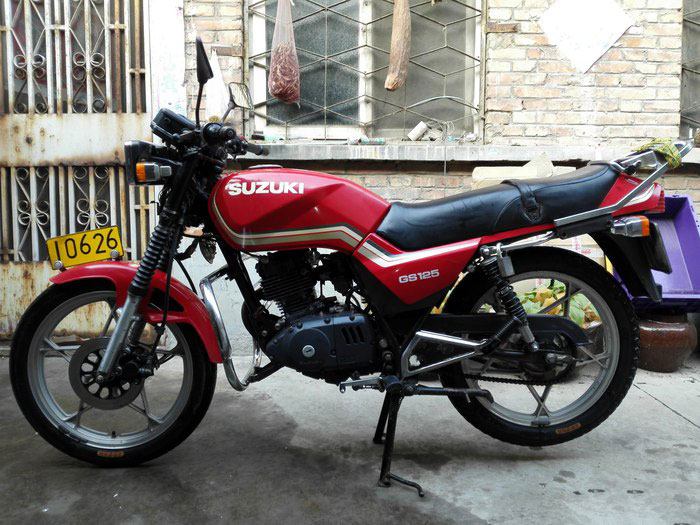 1995年的铃木王GS125,不愧是媲美CB125T的