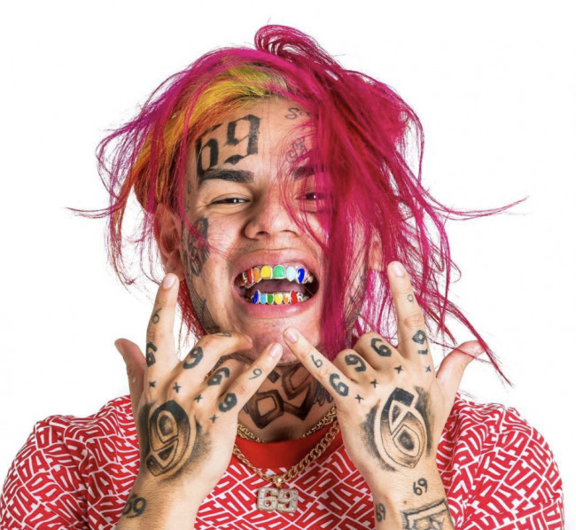 美国备受争议的网红说唱歌手6ix9ine