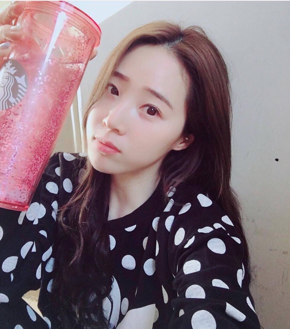 妈妈金赛纶金雅纶金艺纶感觉就是四姐妹啊0000而且金赛纶的演技超