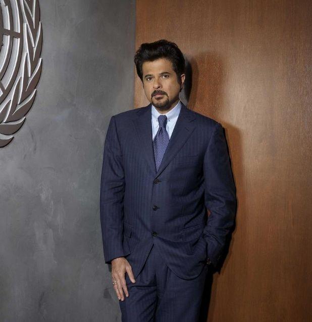 印度男人来中国旅游,穿西装打领带,说为什么没人喊他老板?