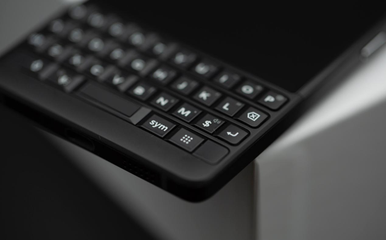 购机享多重福利!商务精英最爱的黑莓key2明日又开抢啦