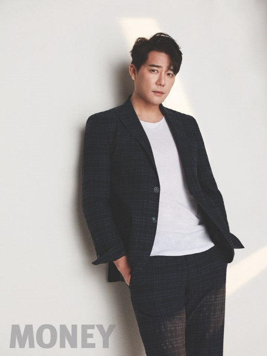 韩国艺人李泰坤最新时装杂志写真曝光