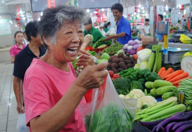 婆婆主动要求帮买菜,却从不退零钱