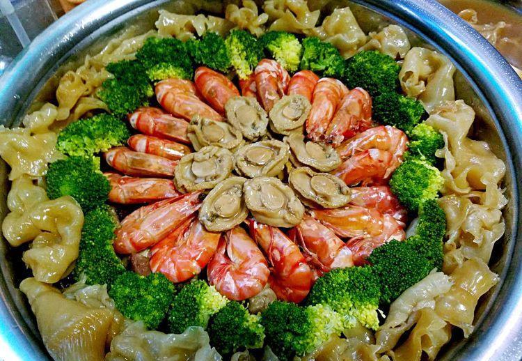 特色广式海鲜盘菜