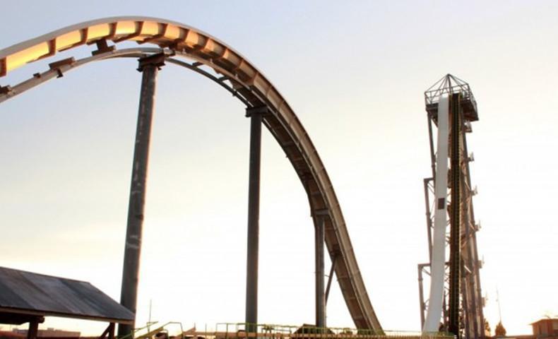 世界最惊险滑梯滑下瞬间如同跳楼滑行前会被告知可能会死亡