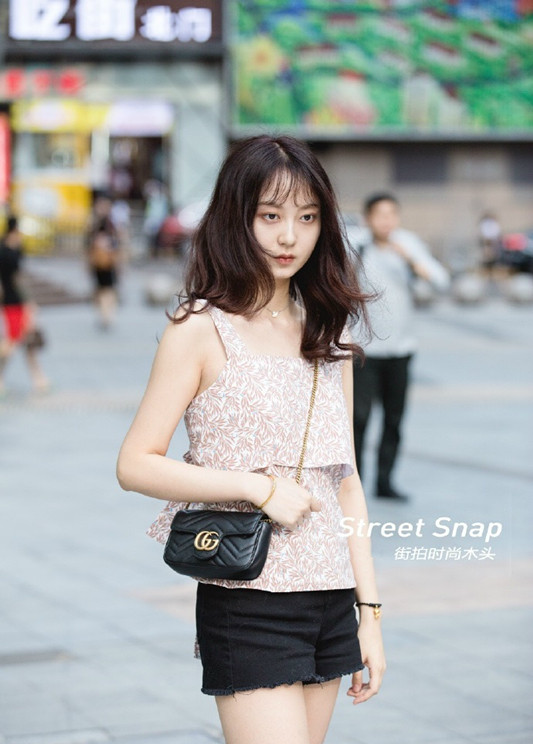 街拍特写下的重庆姑娘谁最经得起镜头考验独爱图5马甲线