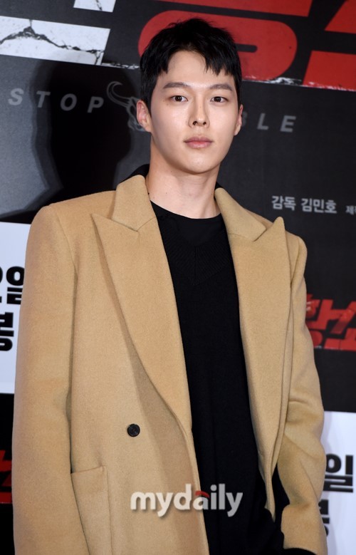 张基永池素妍林秀香等艺人出席《愤怒的黄牛》vip首