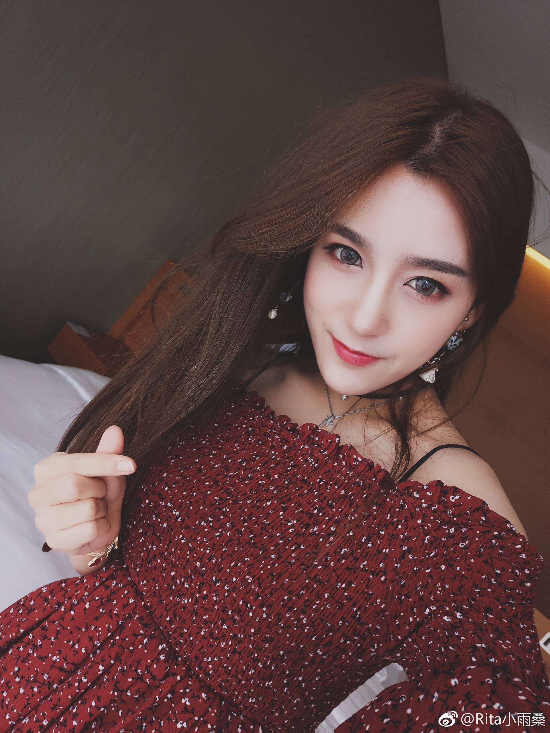 lpl美女解说rita晒美照 网友:小姐姐,网恋吗?