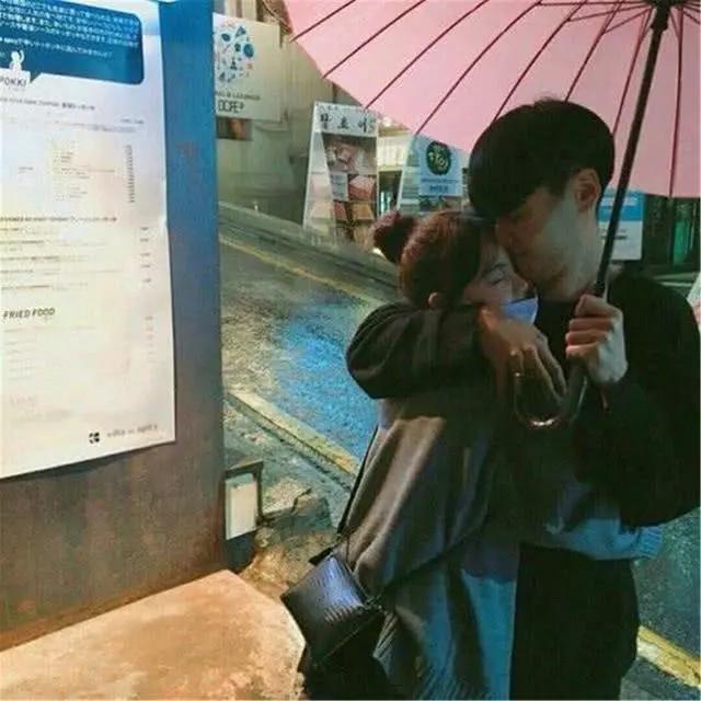 想知道他真的爱你吗？从“抱抱姿势”看出他对你的深爱指数