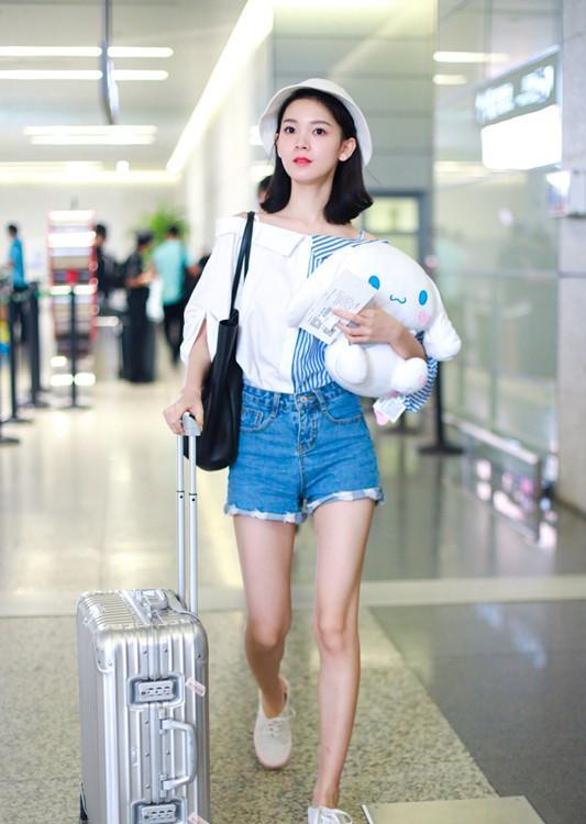 陈瑶到底有多瘦?这么窄的短裤也穿得下,网友:96斤我信了