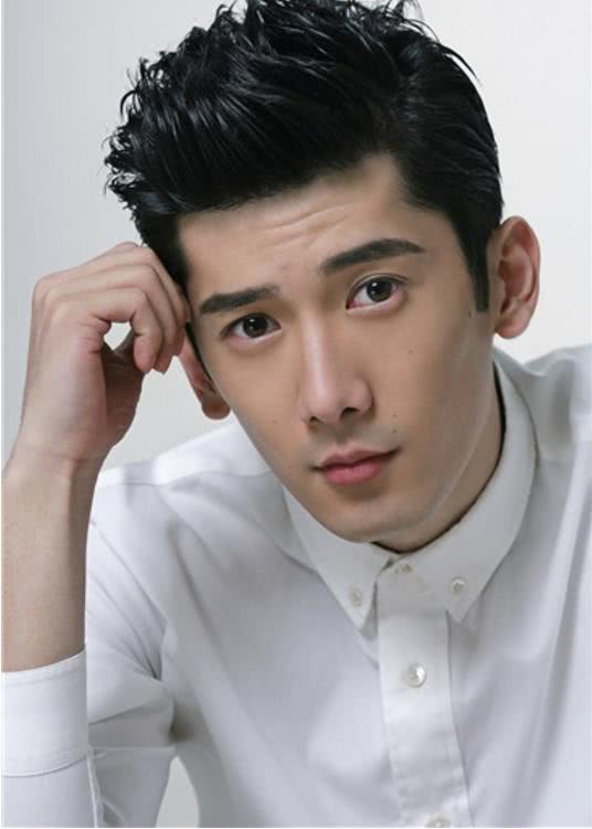 几位男演员也是深受人们喜爱,今天就来说这一位长相最可爱的刘瑞麟吧