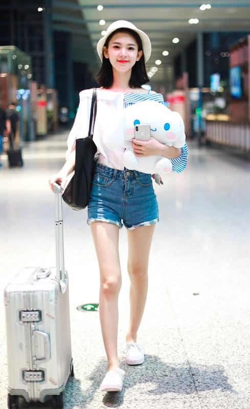 陈瑶到底有多瘦这么窄的短裤也穿得下网友96斤我信了