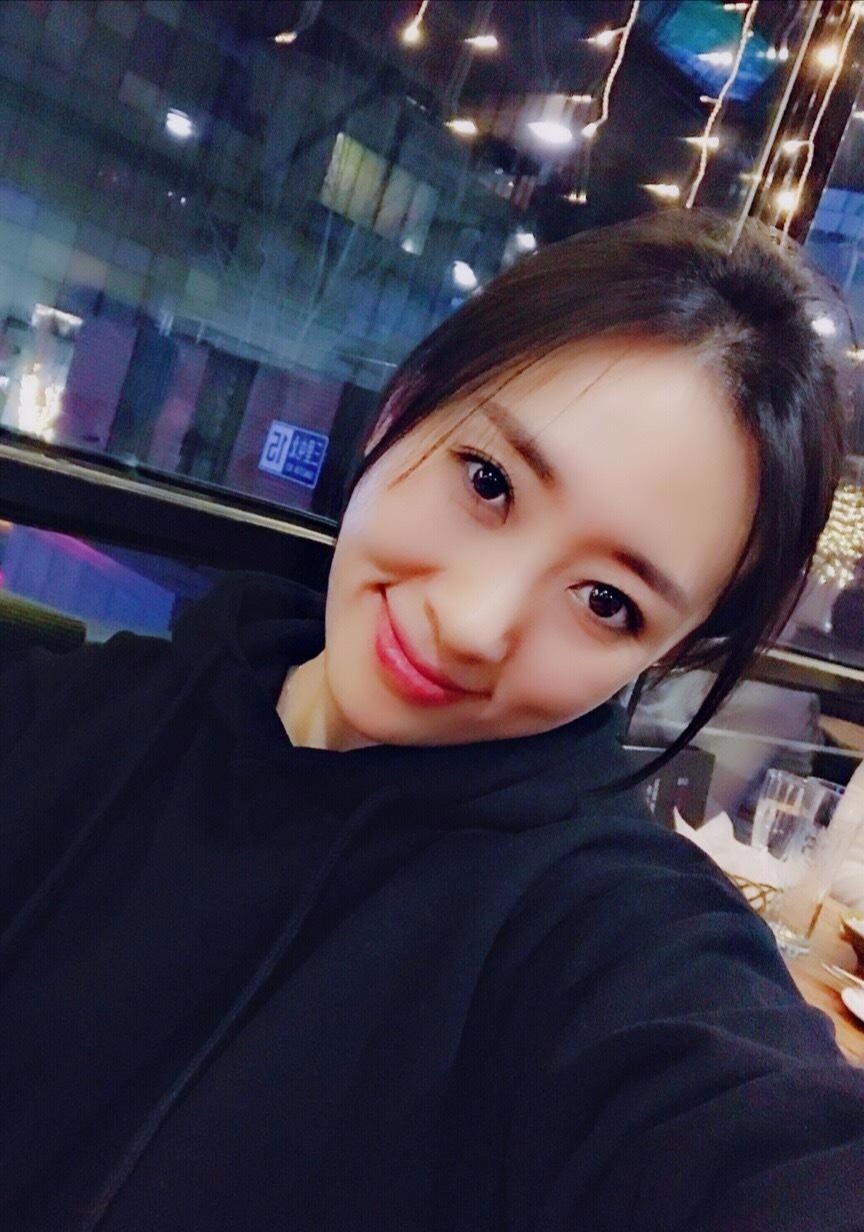 演员潘馨的生活照甜笑迷人吸引到你了吗