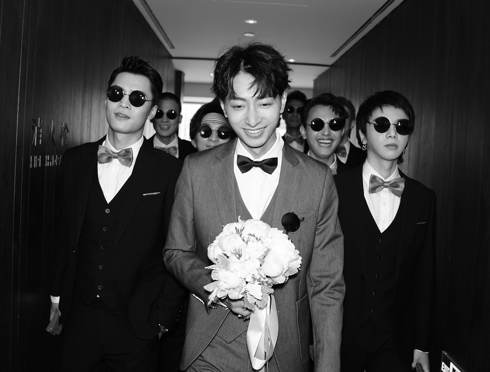 左立婚礼现场曝光!网友:花花你是当伴郎呢,还是下馆子呢?