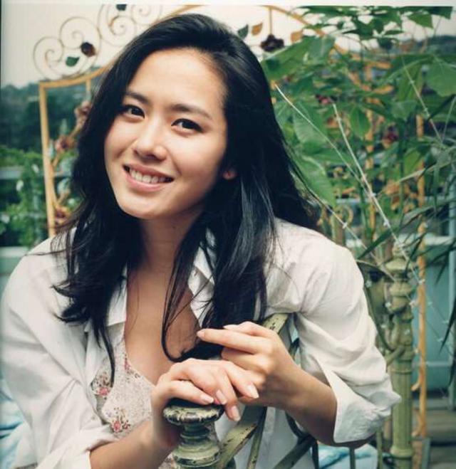 特别喜欢她,五官纯净的那种美|孙艺珍|假如爱有天意|五官_新浪新闻