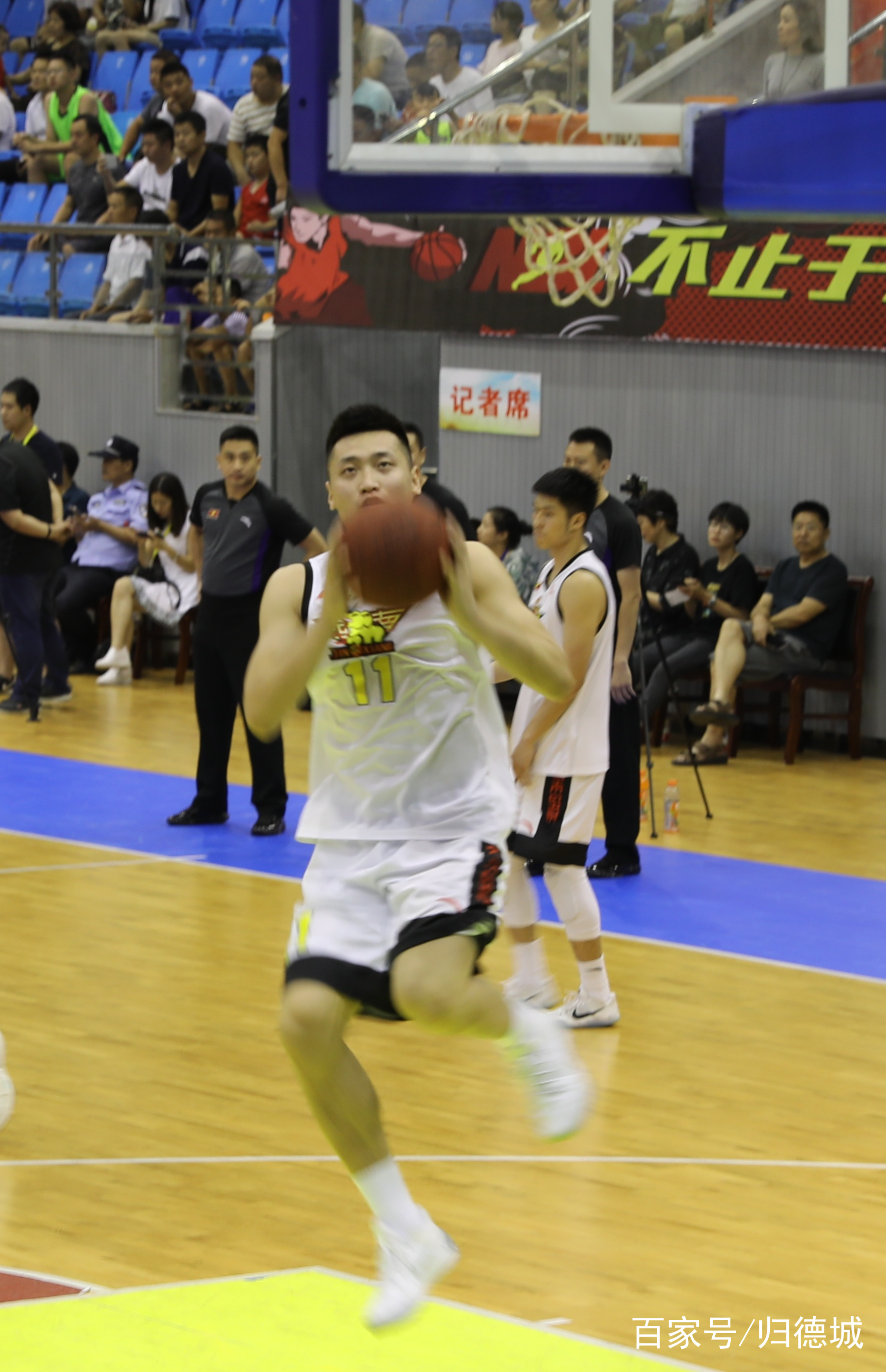 王龙飞上篮姜宇星跳投姜宇星突破王龙飞突破拉基姆跳投安徽文一队员