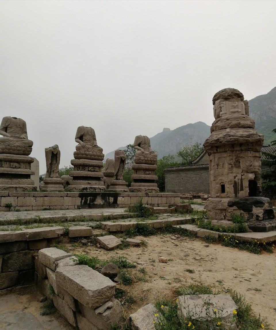 常乐寺位于邯郸峰峰矿区北响堂山脚下,以前还是一座名刹