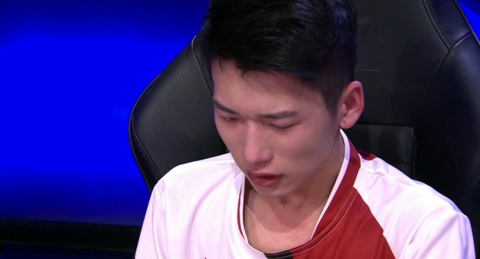 梦泪神情暗淡!ag的结局或许早已写好?这次真的要和信仰说再见了