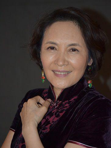 从影40年零绯闻,如今63岁仍美得优雅|宋晓英|主角奖|周文雍_新浪新闻