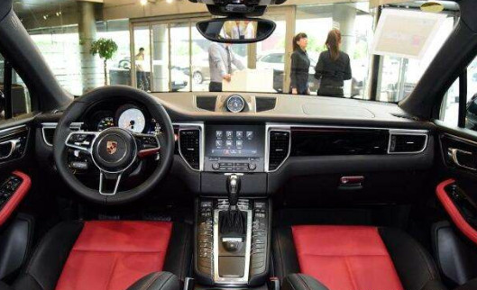 众泰t900路试谍照曝光,内饰外观酷似路虎