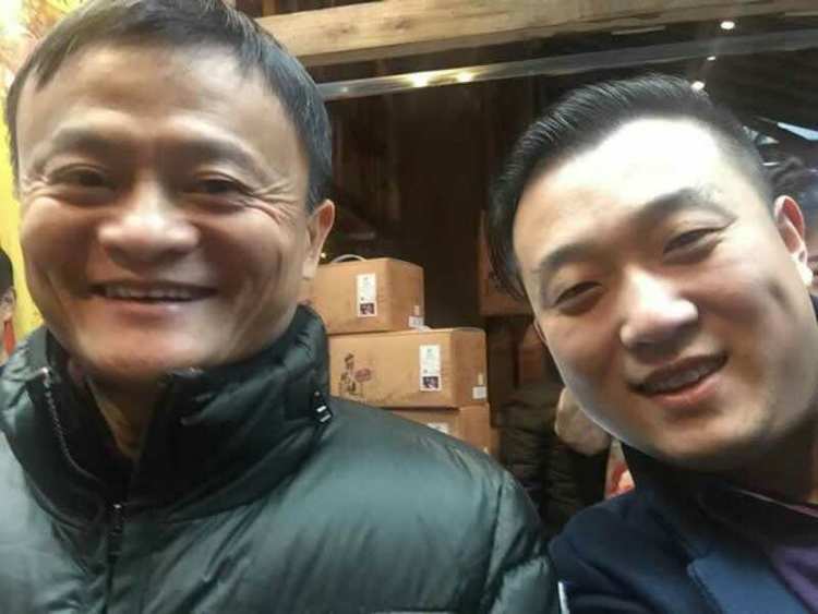 马云与各明星合影,最后一张真是太搞笑了!