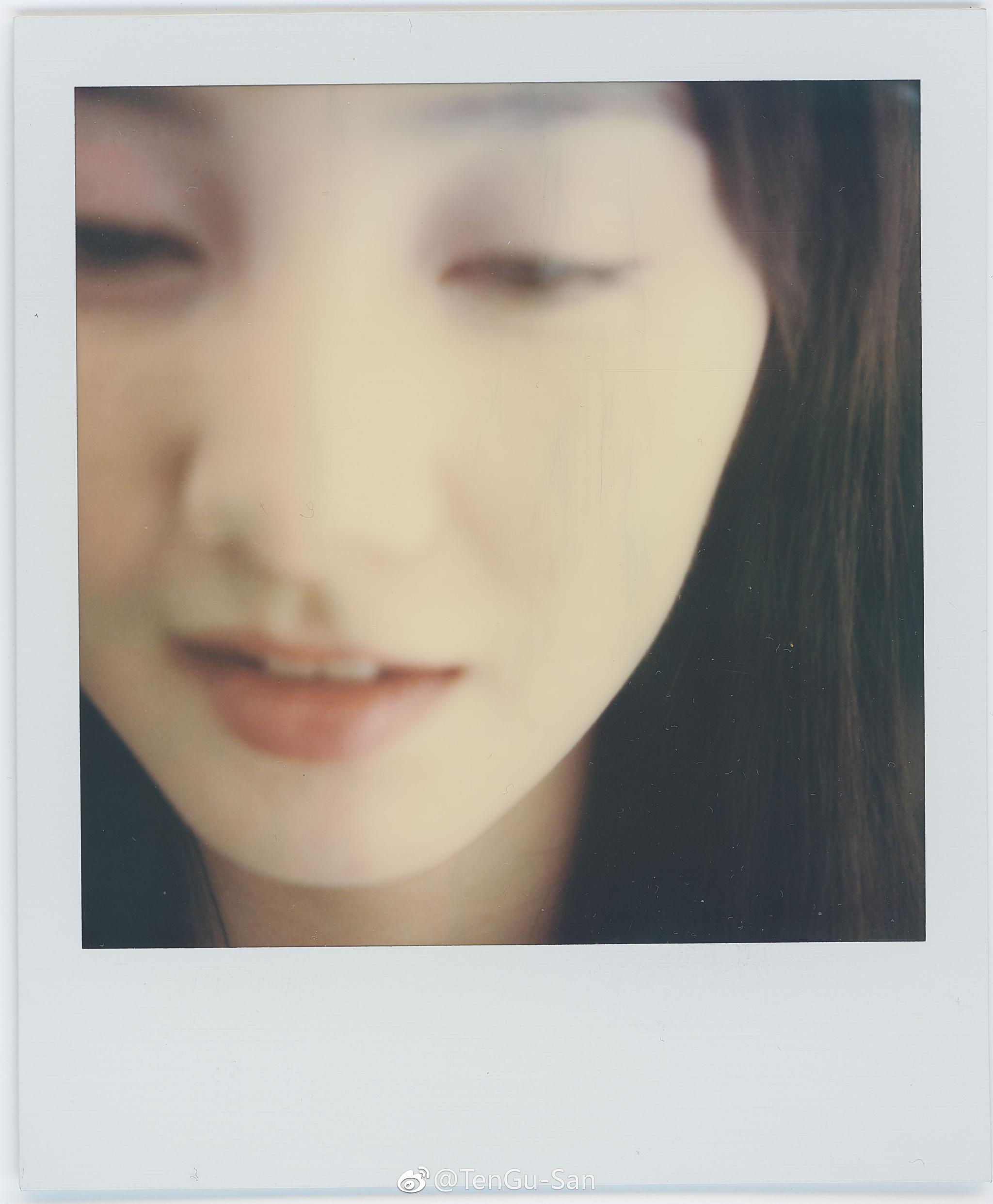 宝丽来Polaroid SLR690摄影扫描 👺TenGuSan 最近收集的一些特写|镜头|嘴巴|眼睛|人脸|表情_新浪新闻