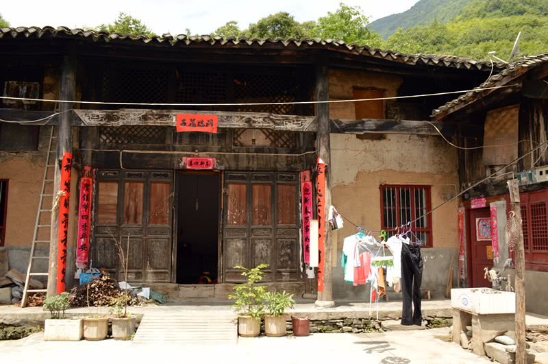 大山中200年老宅 曾经规模宏伟 如今残败不堪|刘家大院|院落|四合院