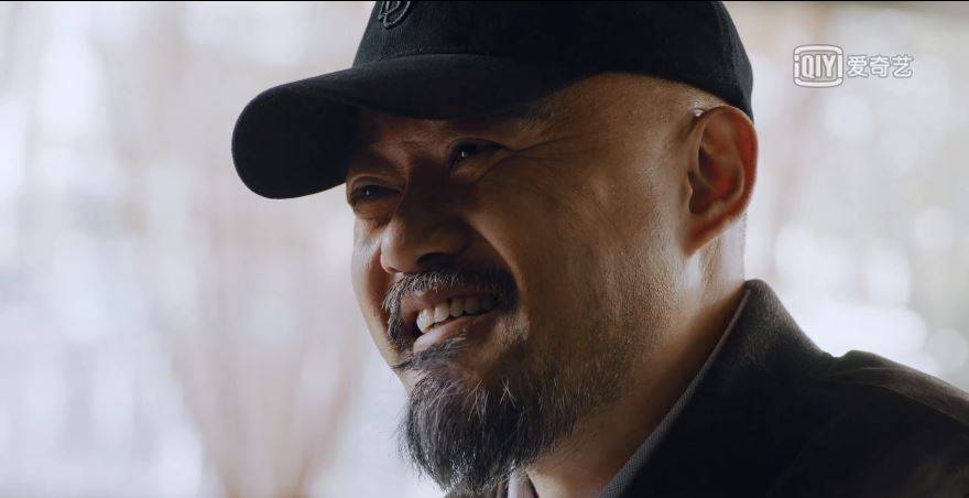 哪有岁月静好,只不过有人替你负重前行.橙红年代里