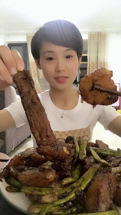 小复读机妈妈:炖排骨