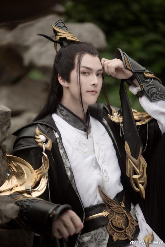 一生如流水半世若飘蓬人道是生性凉薄孤星入命凡求