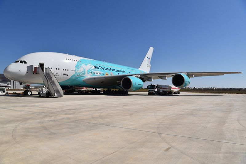 推动环保事业hifly全新喷涂空客a380亮相范堡罗航展