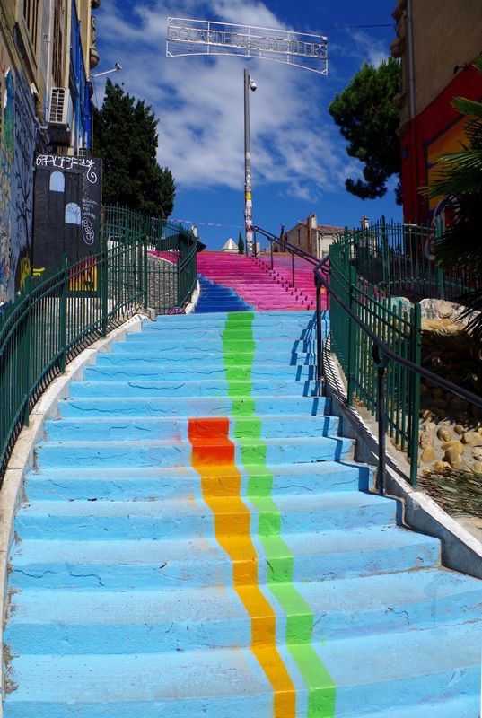 前进的色彩阶梯