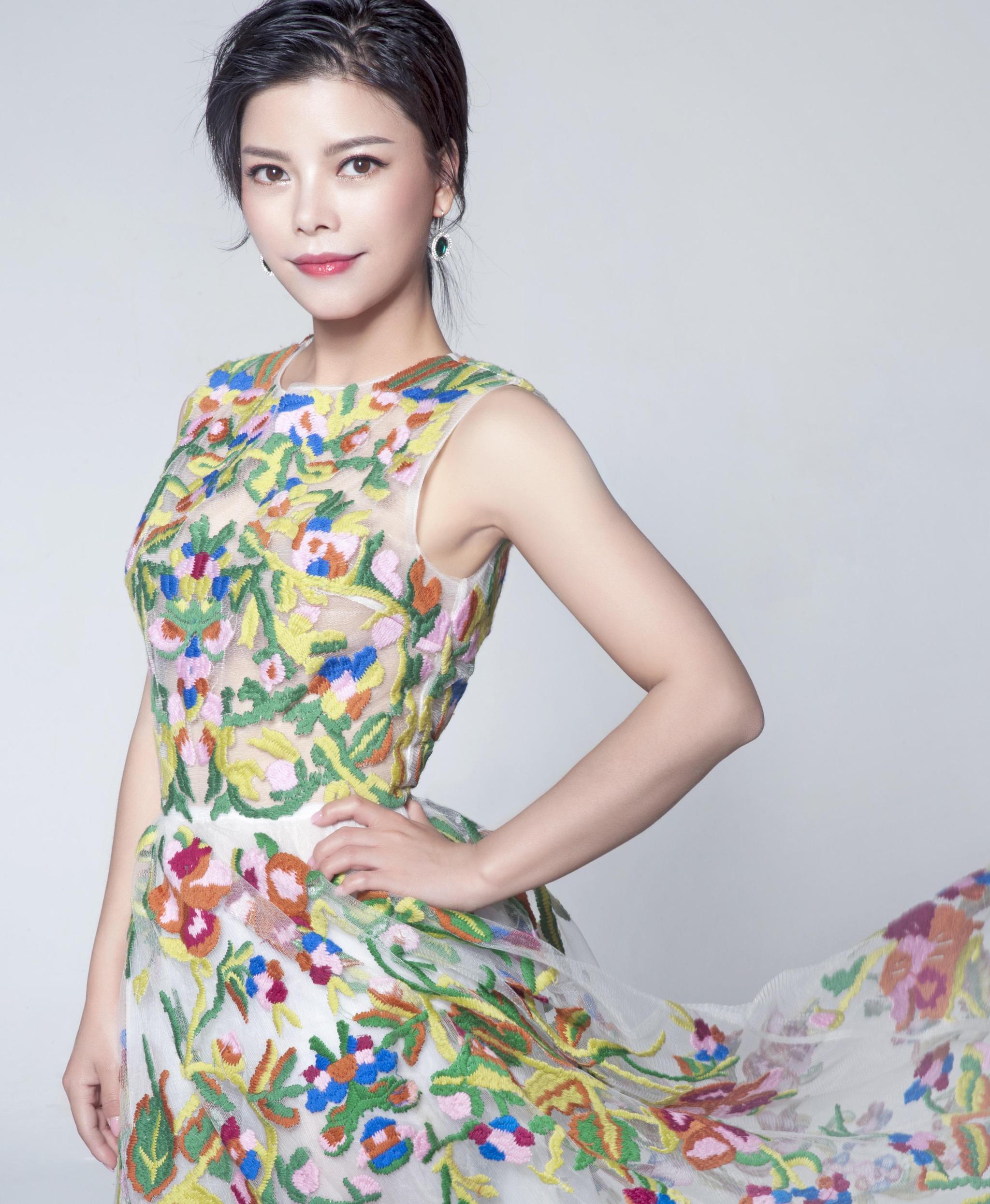 歌手慕容晓晓爱情买卖再次燃起全国热度清新诠释恋爱