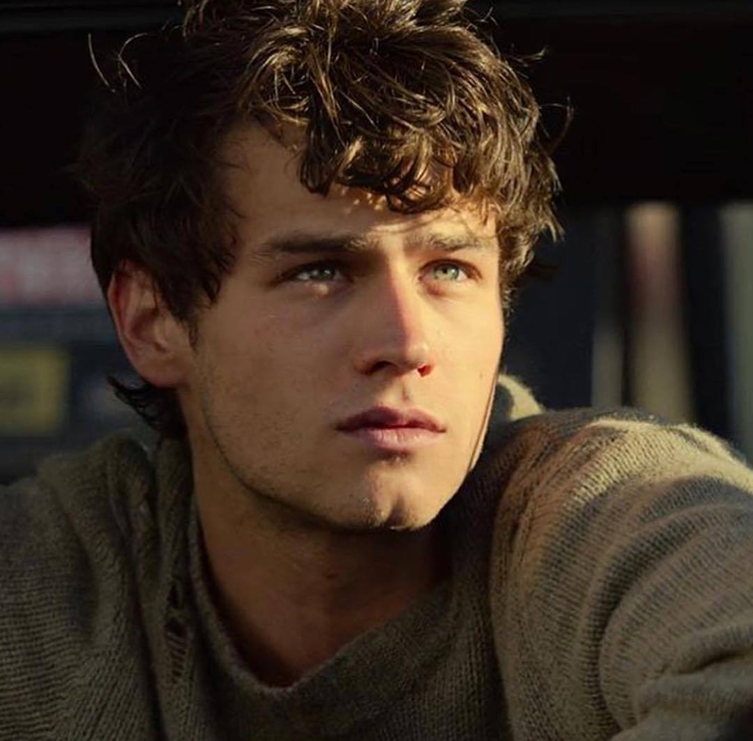 1993 年出生于迈阿密的演员 brandon flynn