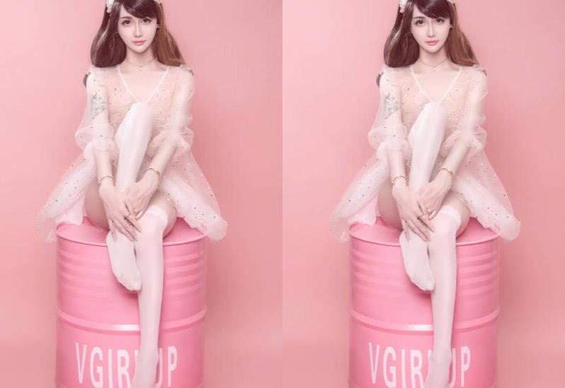 刘梓晨穿女装扮粉嫩公主竟比赵丽颖还性感