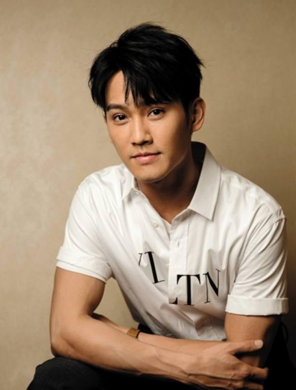 不老女神赵雅芝小儿子颜值超高,肌肉发达,基因太强大