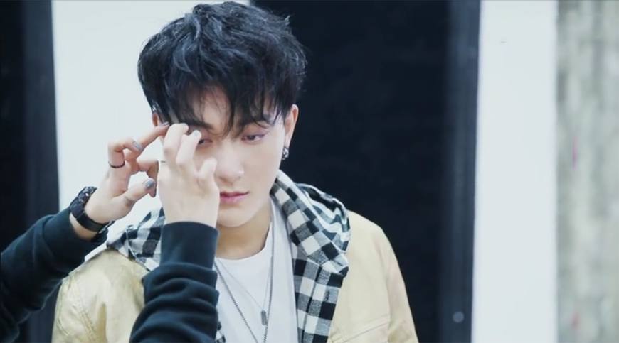 黄子韬一向是偏向于有美感的女选手的,在面对菊麟小姐姐的时候,黄子韬