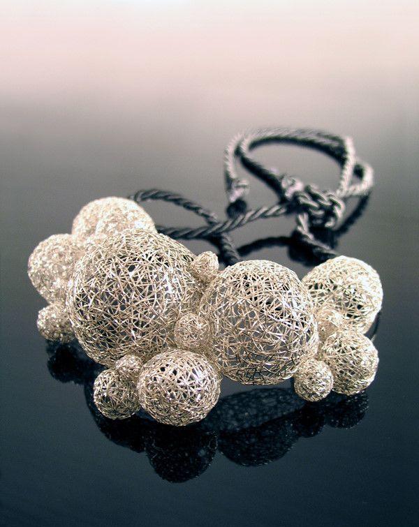 别有一番趣味的铜丝首饰.