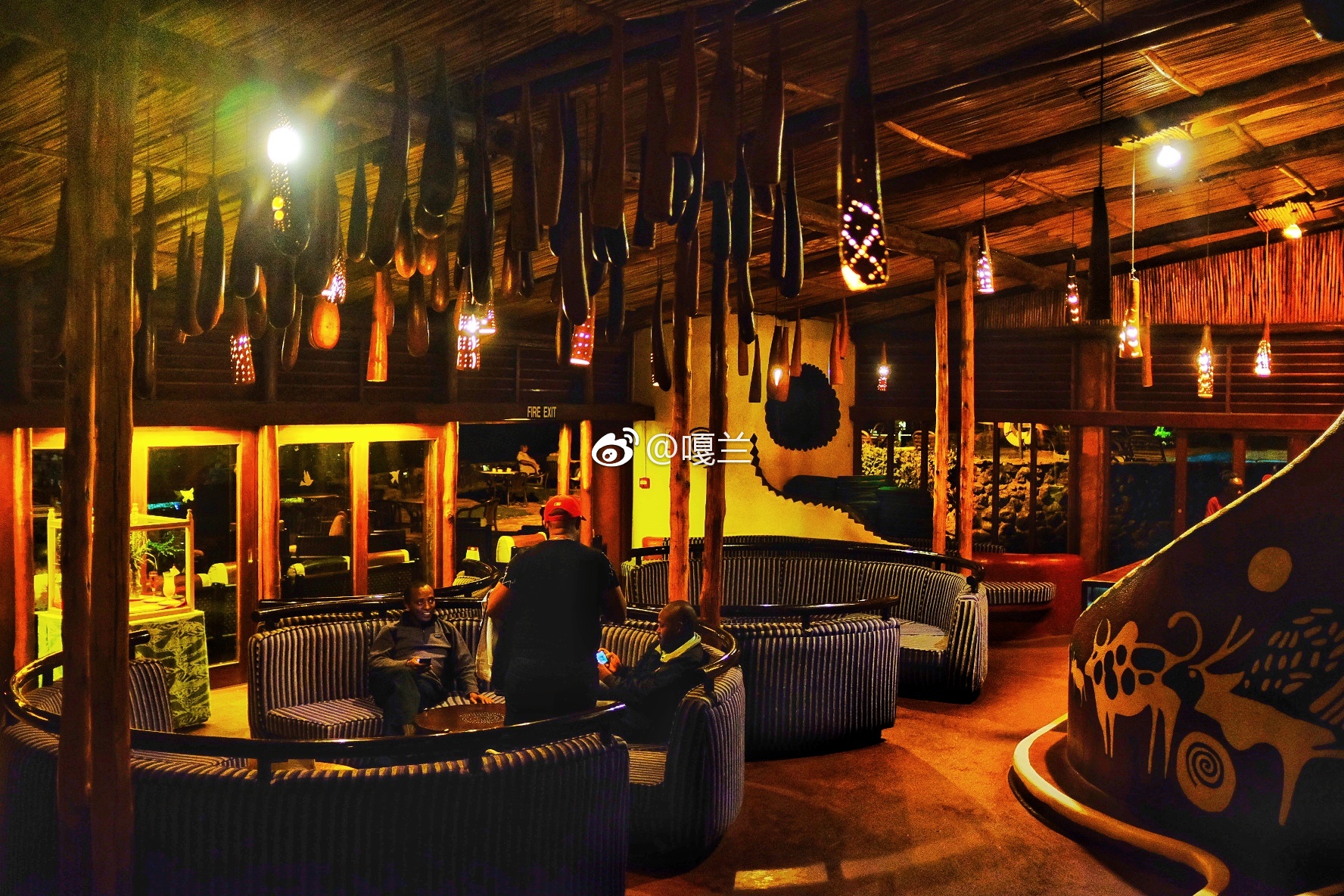 刚巧在非洲行开启之日,也是漫威电影《黑豹》的首映日