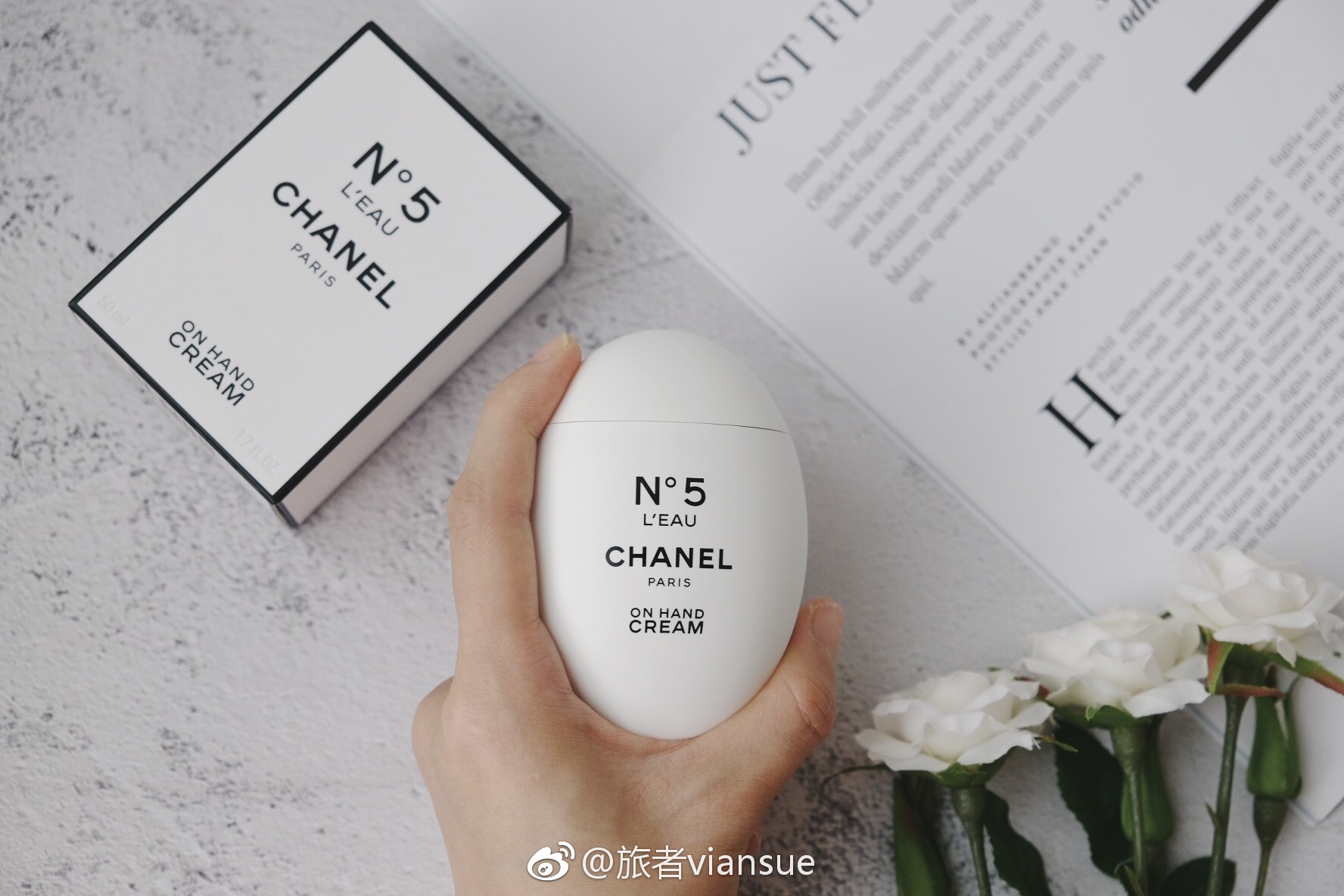 chanel一直秉持着高雅风格,包装设计经典简洁|护手霜|白麝香|玫瑰香