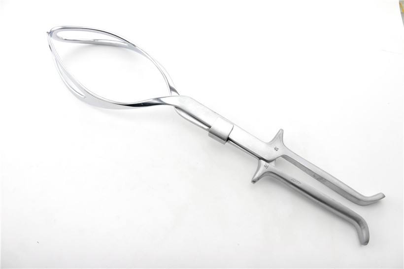 产钳助产术是助产方法中的一种,具体是将产钳放在胎头两侧,产钳的两叶